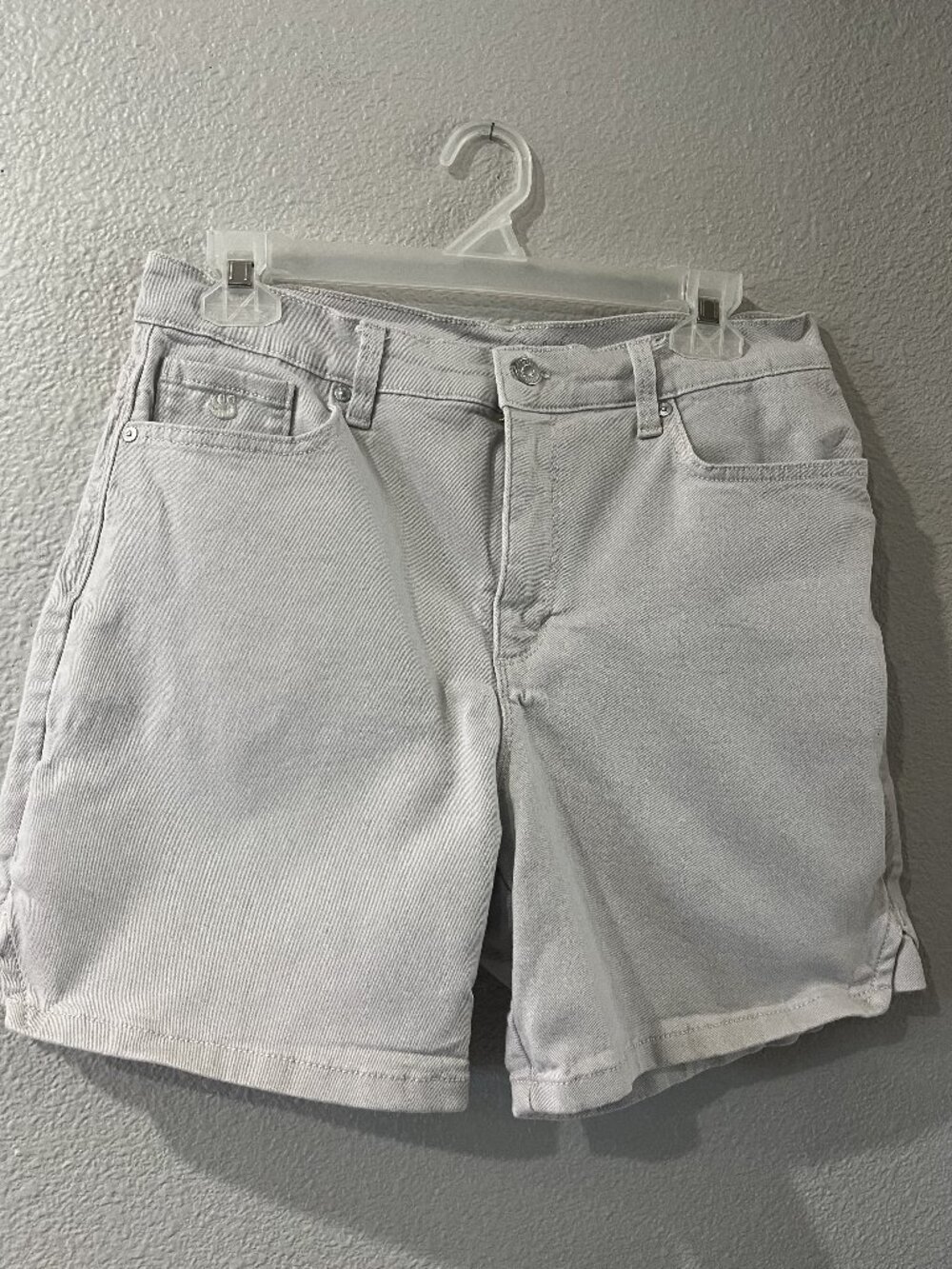 Gloria Vanderbilt Jean Short light Tan